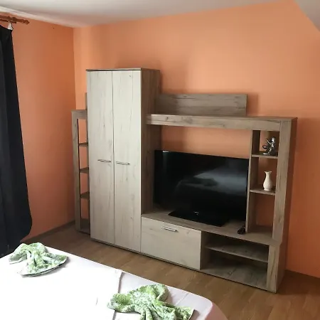 Konukevi Cristina 2 4*