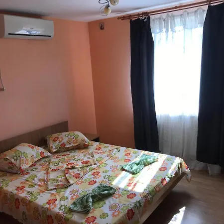 Cristina 2 Guest house *